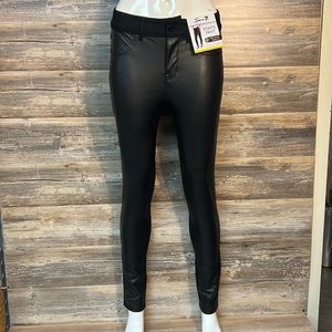 Seven7 Faux Leather Front Pone Pant in Black NWT